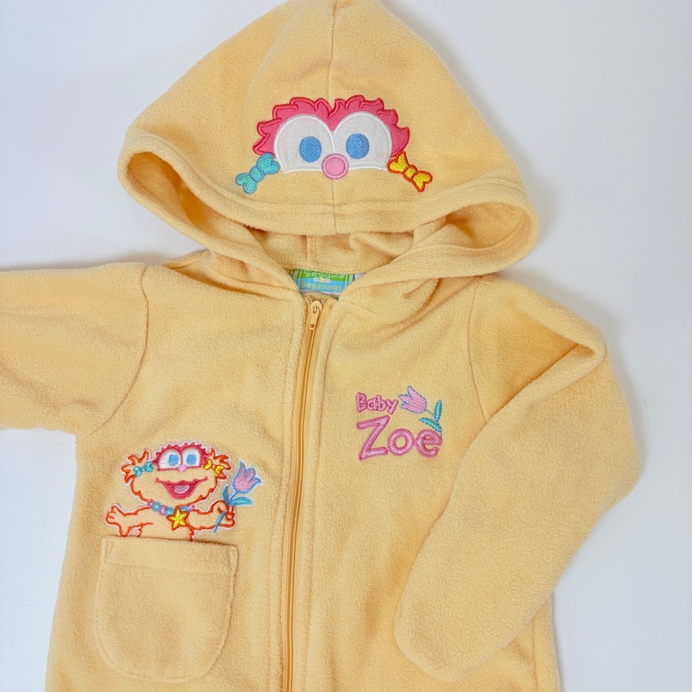 VTG Sesame Street Zoe 2005 Zip Up Fleece Hooded‎ 3-6 MOS Hooded Bunting